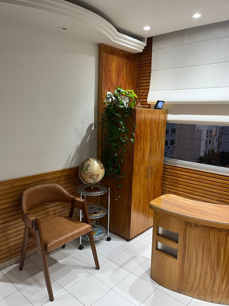 Centro Odontológico Delta - Dr Marlon Ribeiro - Dra Shmona Ajzental - foto 2