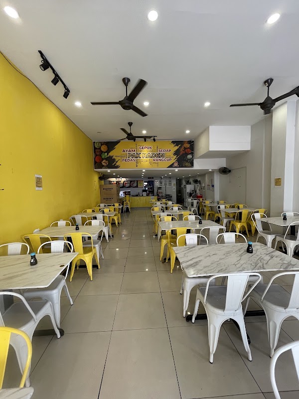 Ayam Gepuk Pak Raden Shah Alam - Photo 1