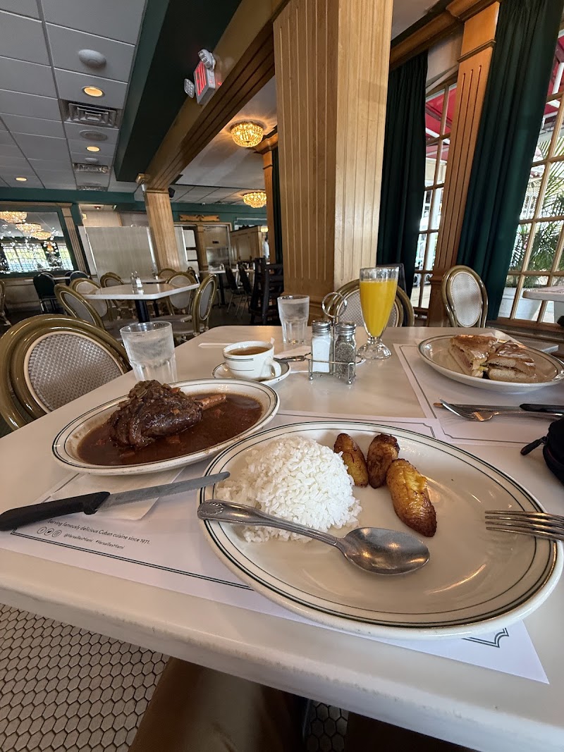 Versailles Restaurant Cuban Cuisine photo 4