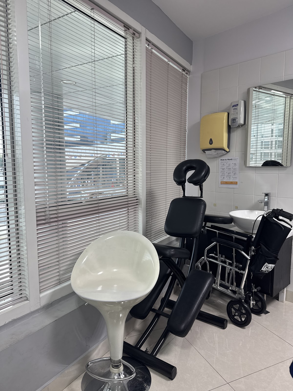 You New Polyclinic L.L.C( Aesthetic + Laser + Derma + Plastic surgery + Hair transplant + GP + I/V Drips) 5