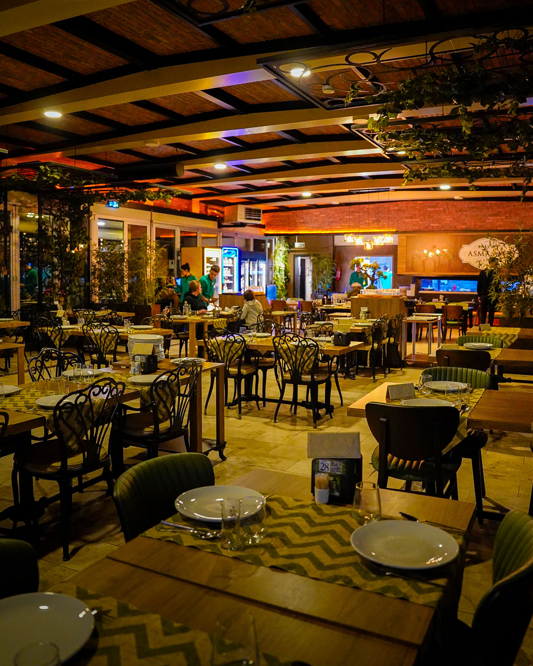 Asma Altı Ocakbaşı Restaurant mekanı