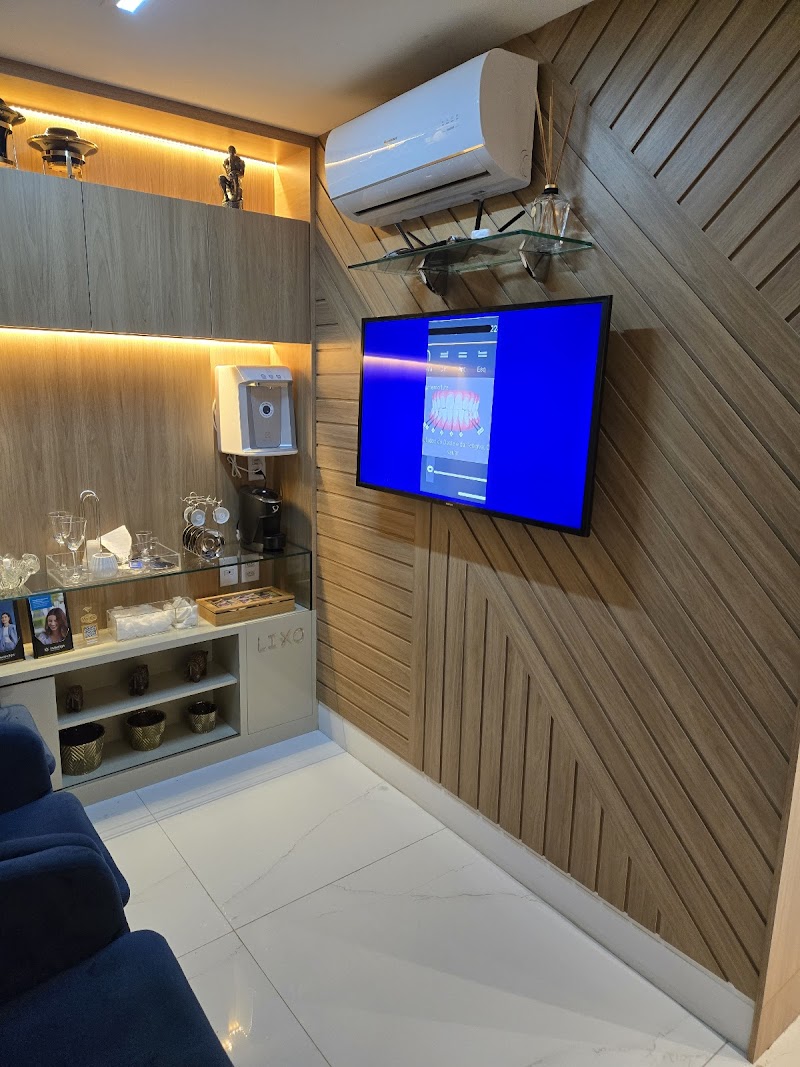 Karina Queiroz Ortodontia| Alinhadores invisíveis - foto 3