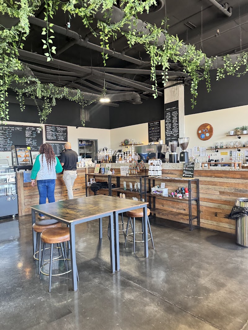 Chaotic Good: Coffee, Comics and Games photo 2