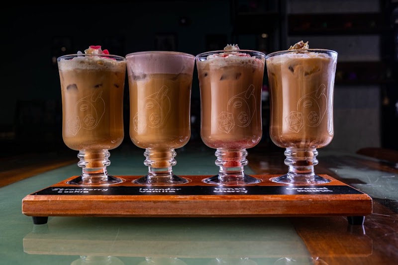 Chaotic Good: Coffee, Comics and Games photo 3