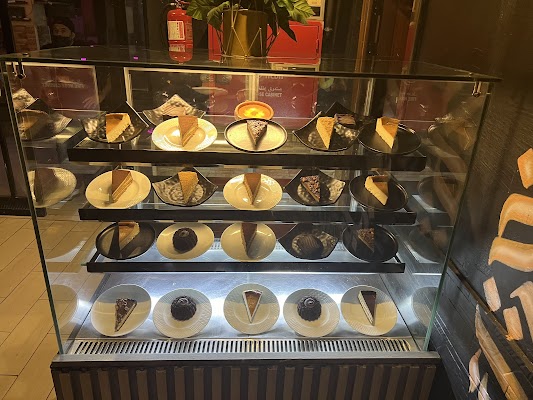 لاونج ومطعم عسلية