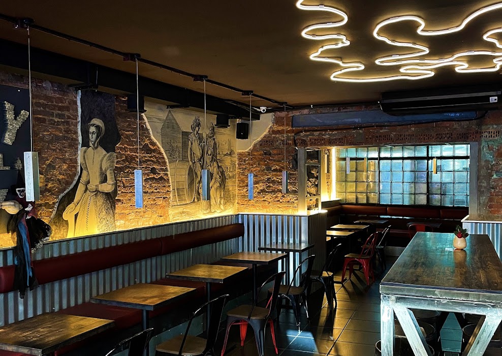 Бар "Bloody Mary Bar&Grill" fotoğraf 1