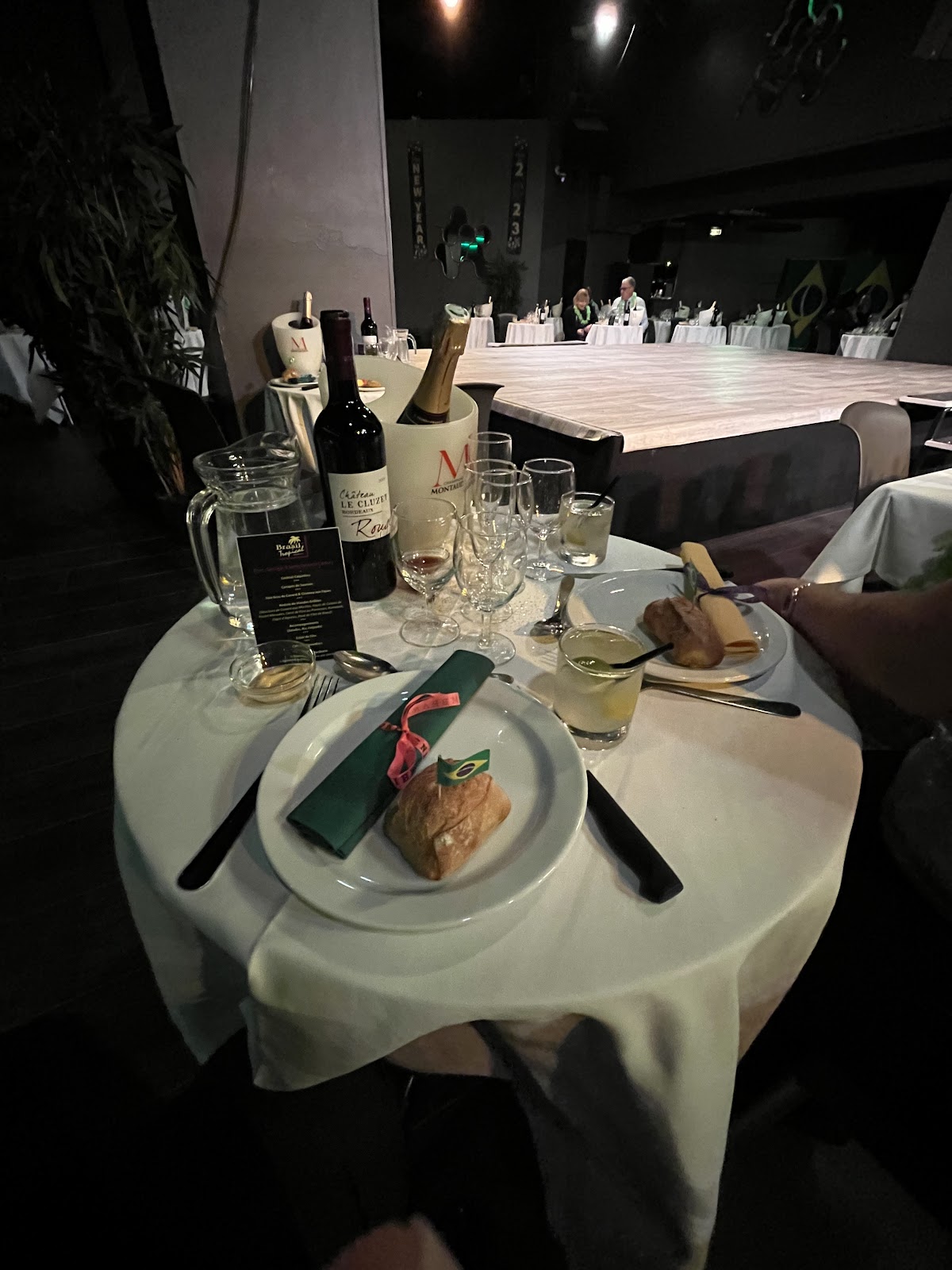 Brasil Tropical, vue extérieure