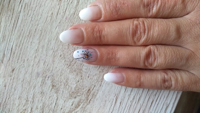 MAGALIE BERGOUNHON (BEAUTE EN MAINS) — photo 4