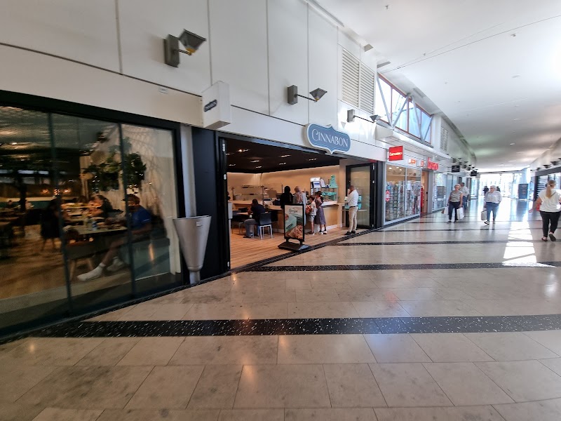 Alexandrium Shopping Center