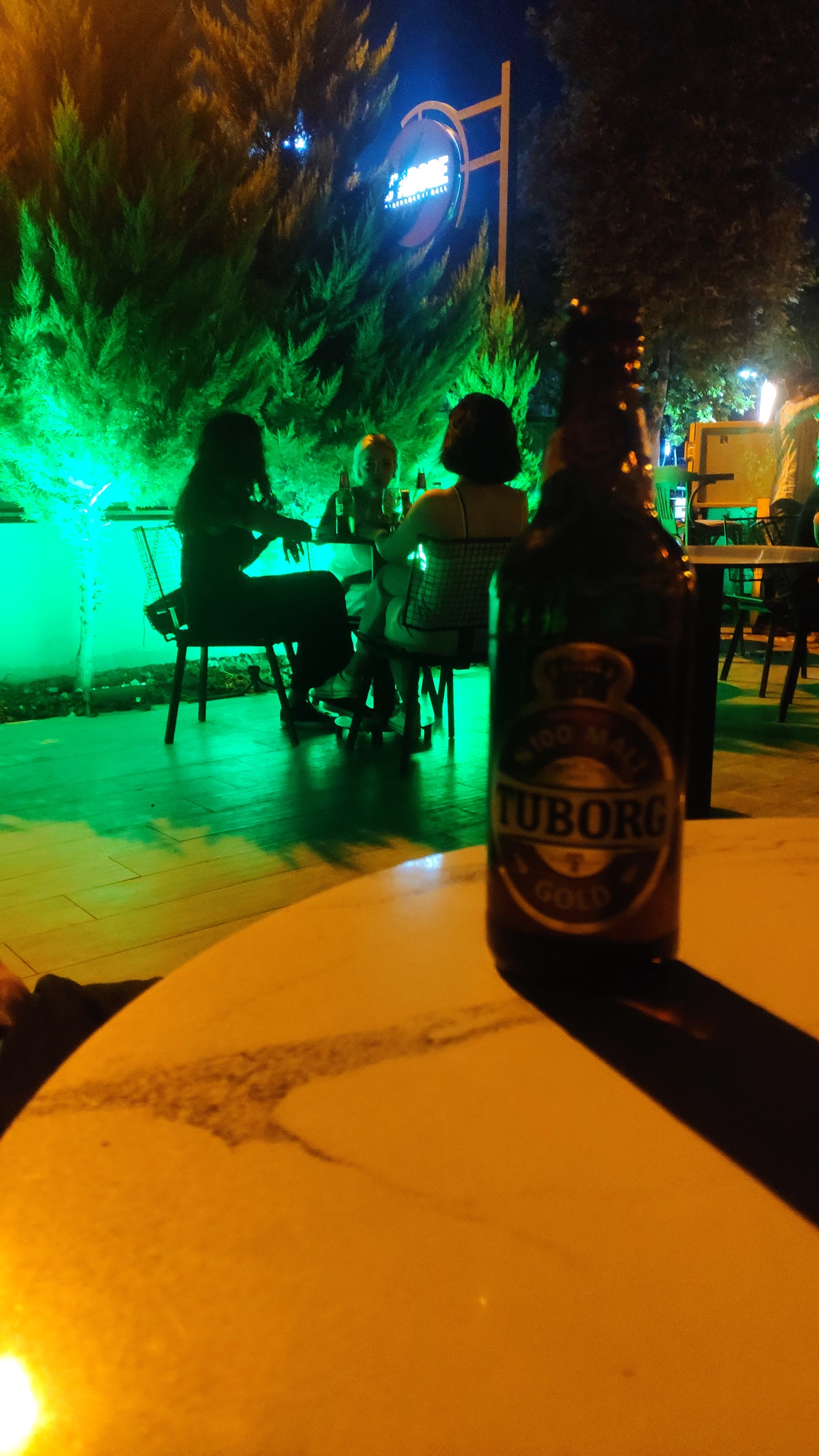 J'Adore Bar Restaurant Cafe mekanı