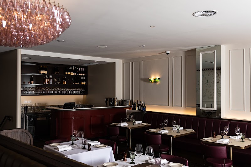 La Riviera Restaurant & Bar