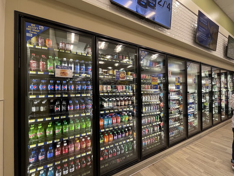 Royal Farms photo 3