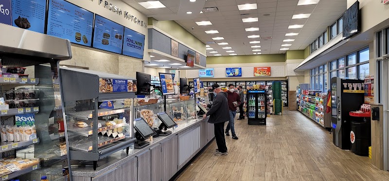 Royal Farms photo 3