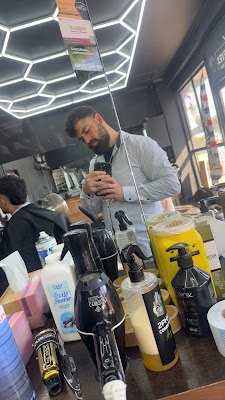 Golden Eyes Barber Shop photo 3