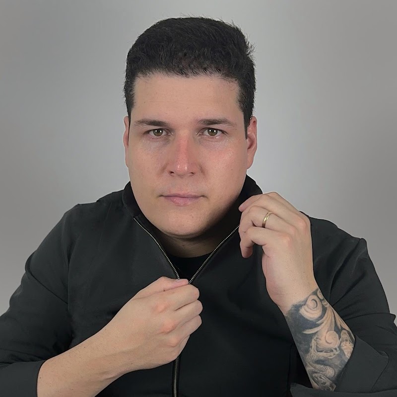 Dentista - Dr. Bruno Carisio - Lentes de Resina e Implantes - foto 3