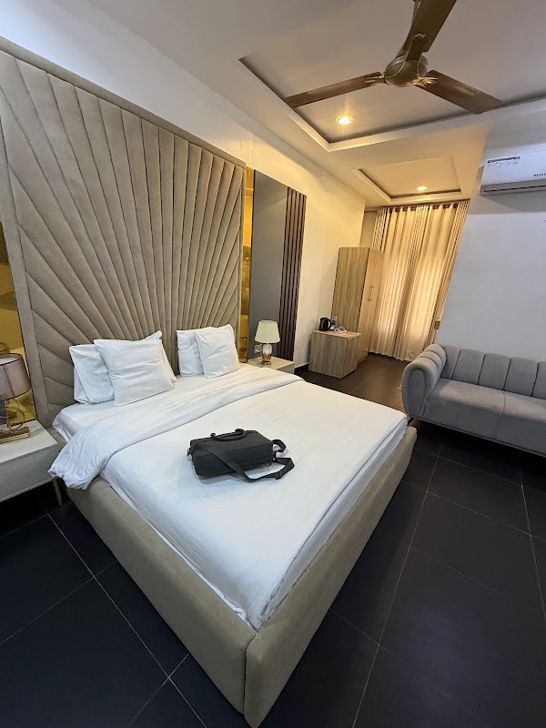 Royal Residency Hotel photo 2