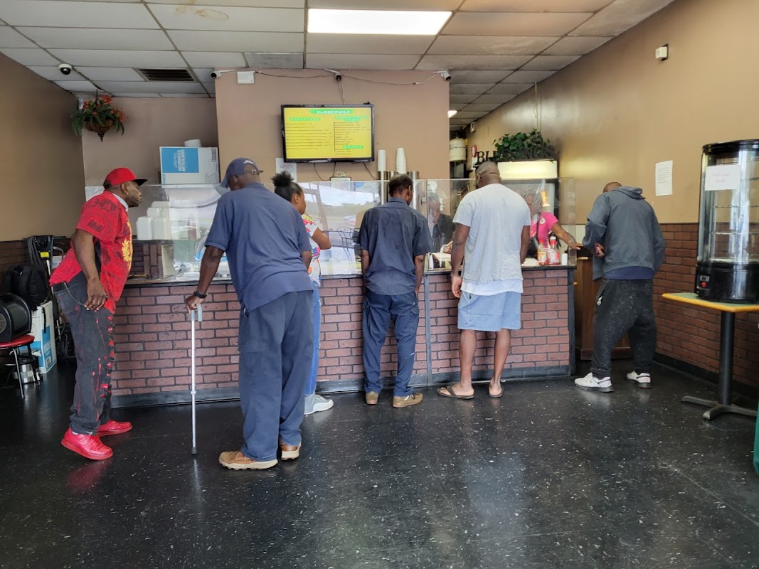 The Hut Restaurant photo 3