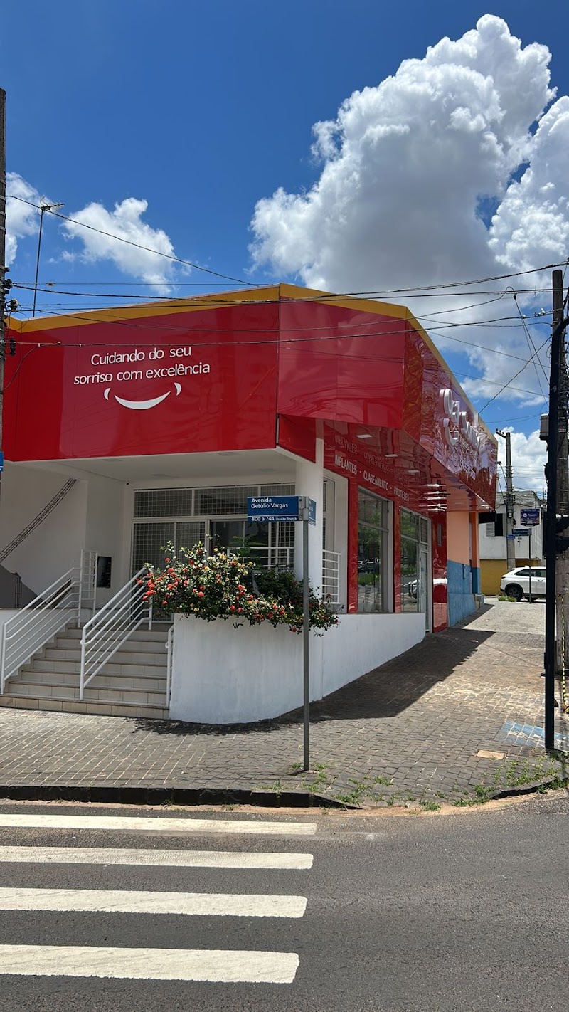 Implante Dentário | Lentes Em Resina | Aparelho Invisível - Oral Sorriso/Uberlândia MG - foto 4