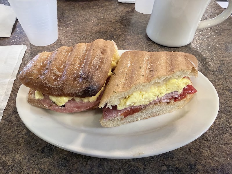 Goose Feathers Cafe & Bakery photo 4