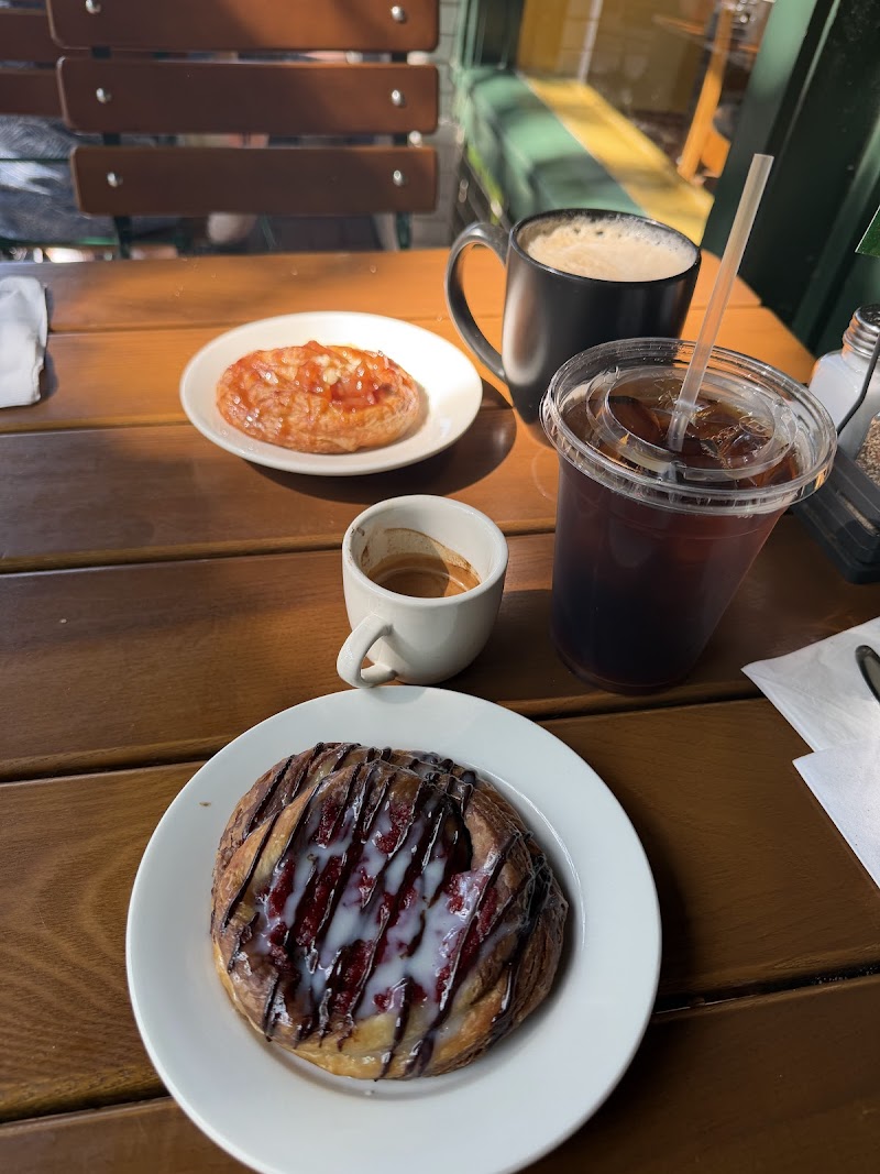 Goose Feathers Cafe & Bakery photo 3