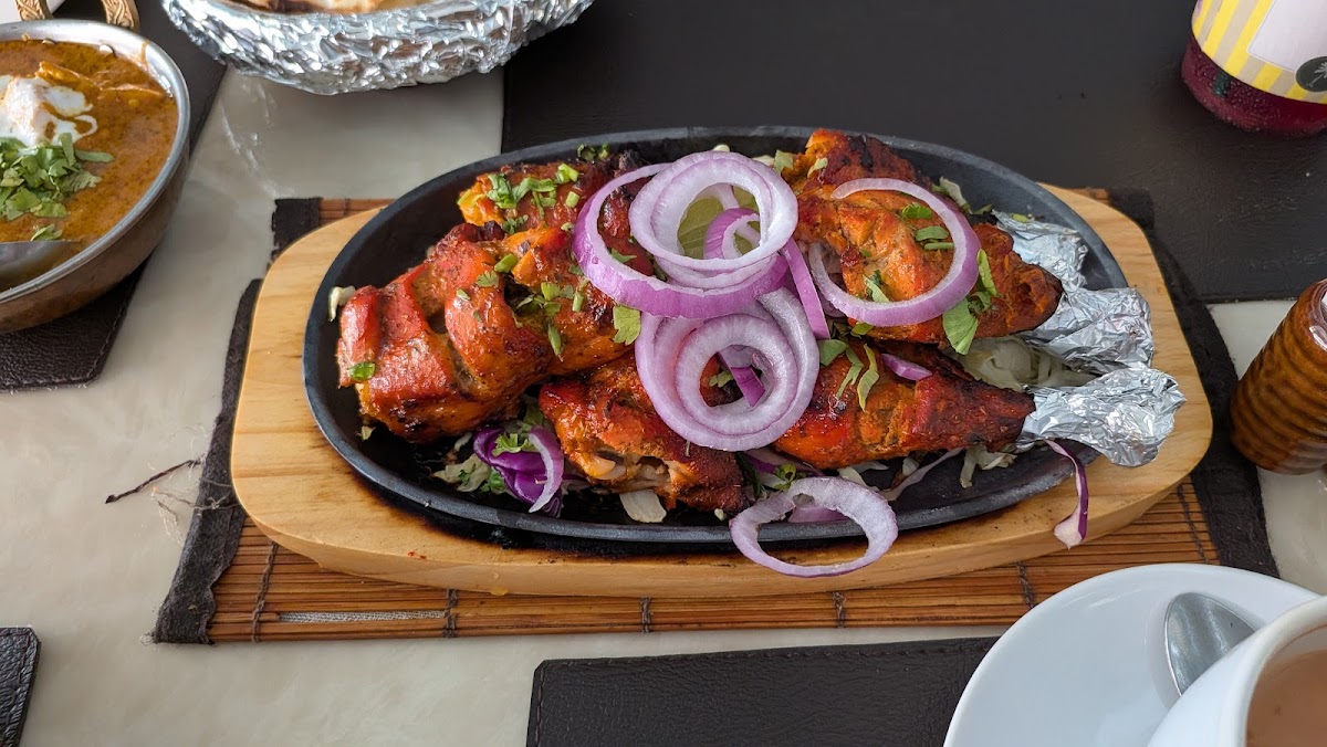 Kohinoor Indian Restaurant - Photo 3