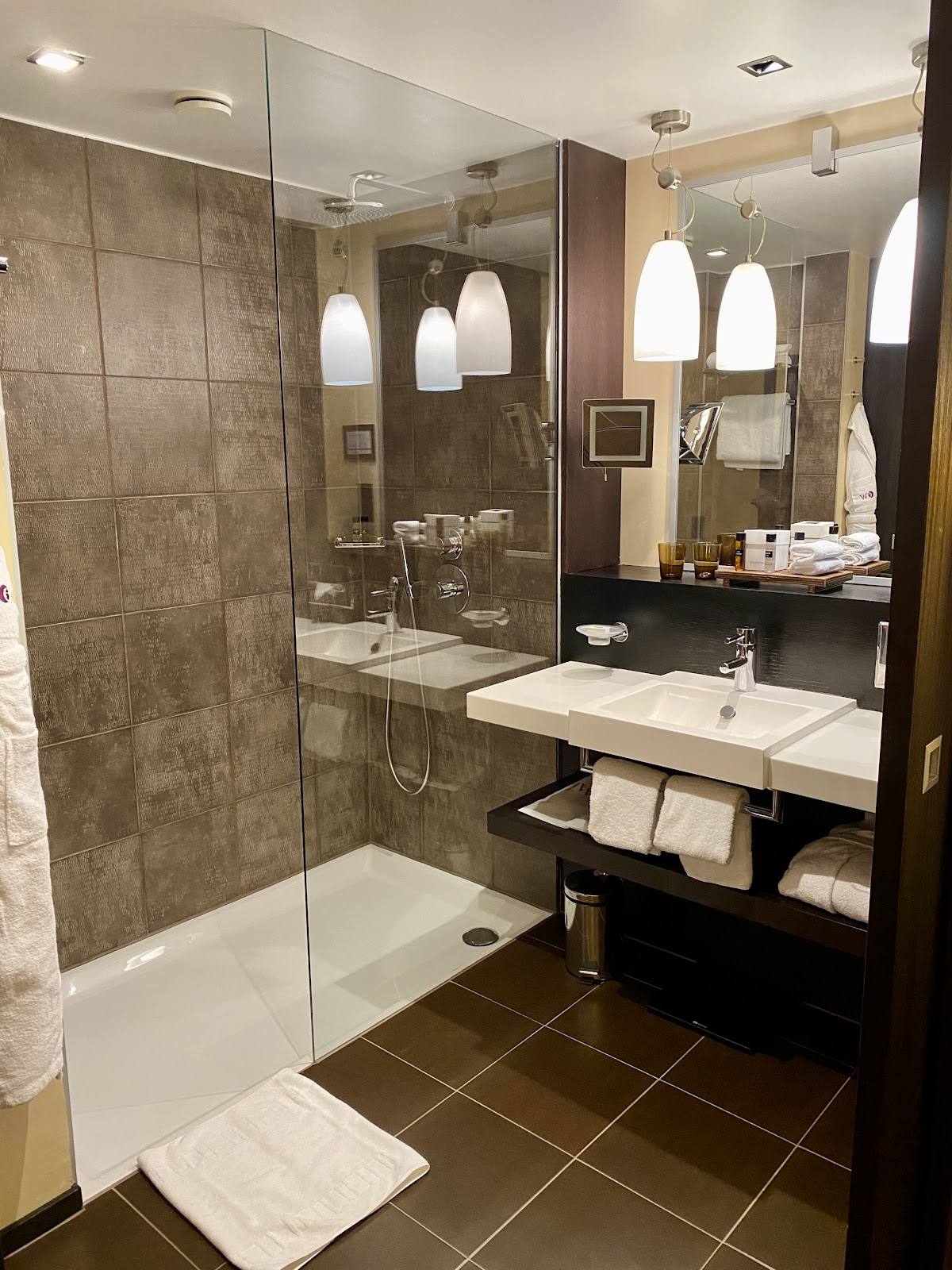 Eastwest Hotel, dog-friendly hotel, photo 2
