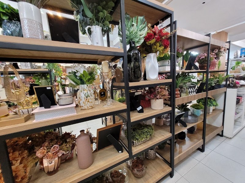 Foto de Espaço Auto Estima, loja de bolsas, decoração, bijuterias, cosméticos em joinville