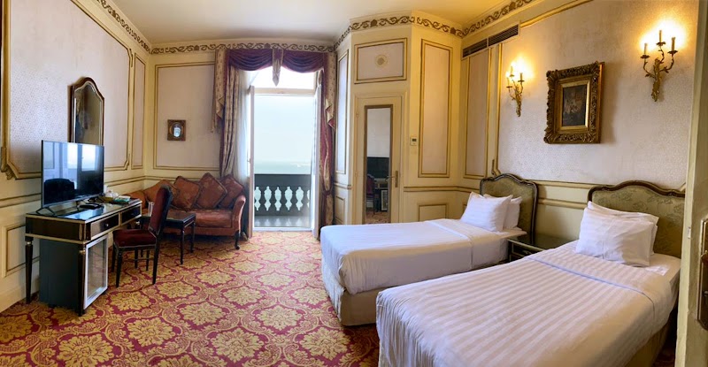 Paradise Inn - Windsor Palace Hotel photo 2
