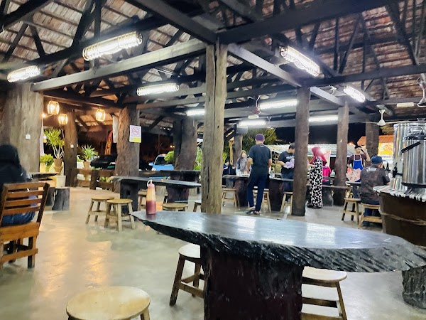 Restoran Balak Inn - Photo 1