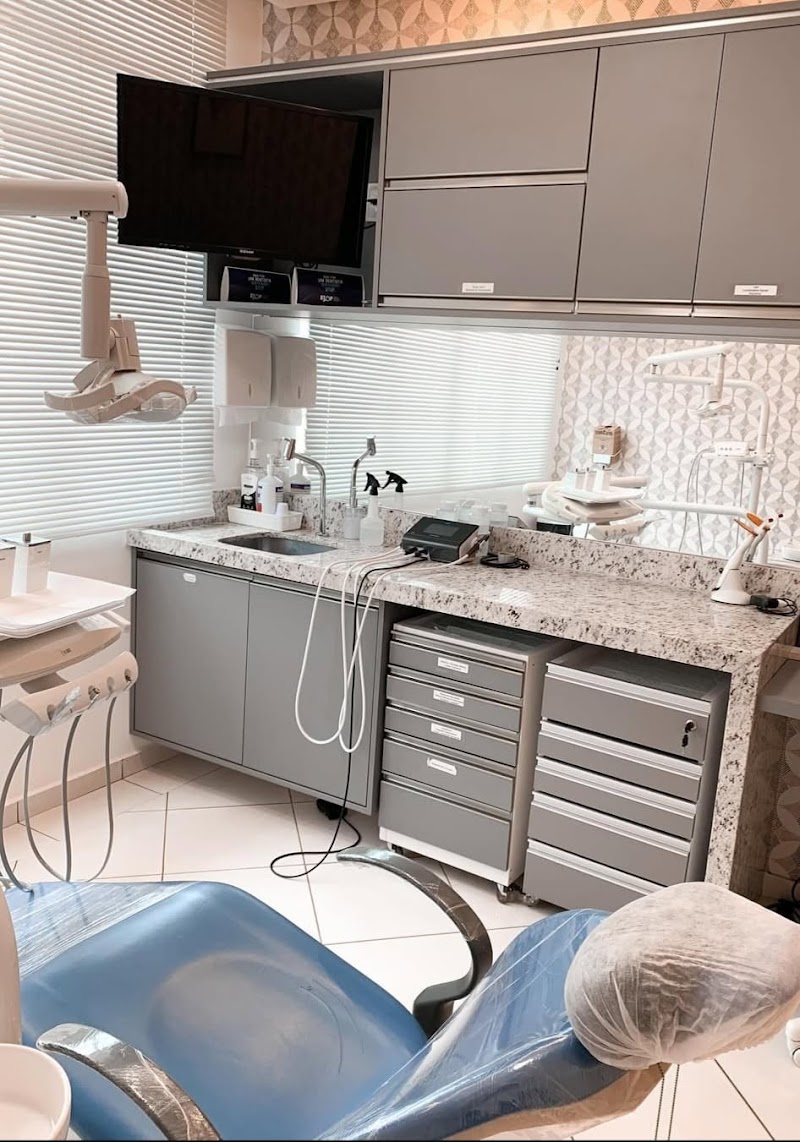 Dra. Fabíola Matos | Endodontista (tratamento de canal) - foto 3