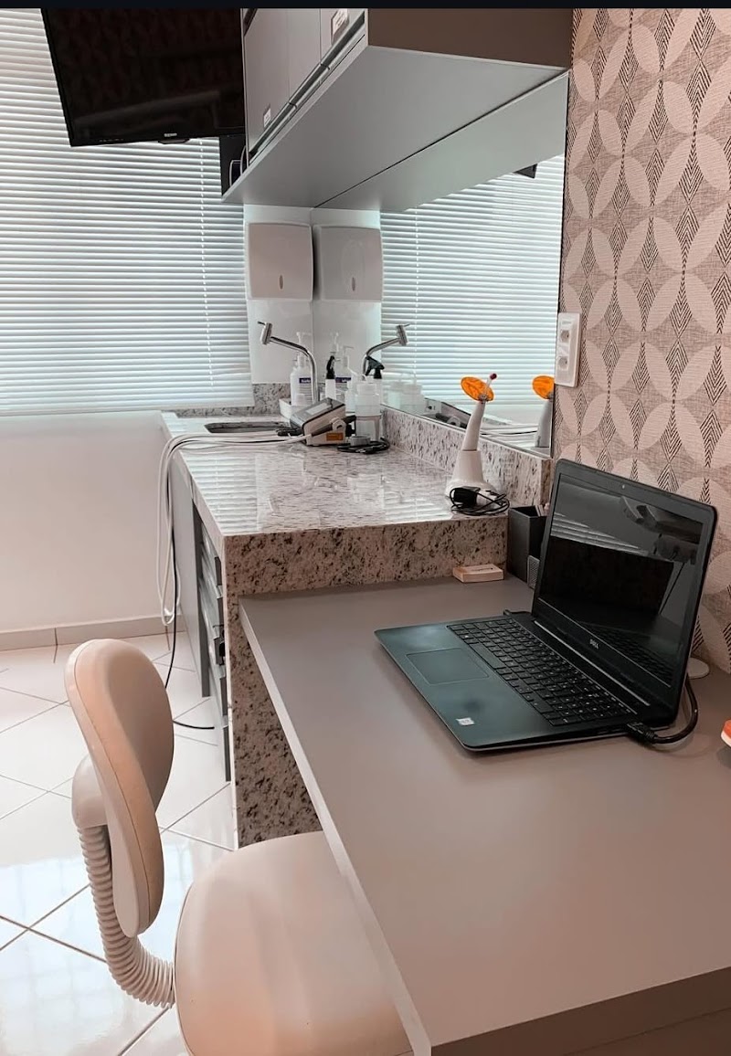 Dra. Fabíola Matos | Endodontista (tratamento de canal) - foto 2