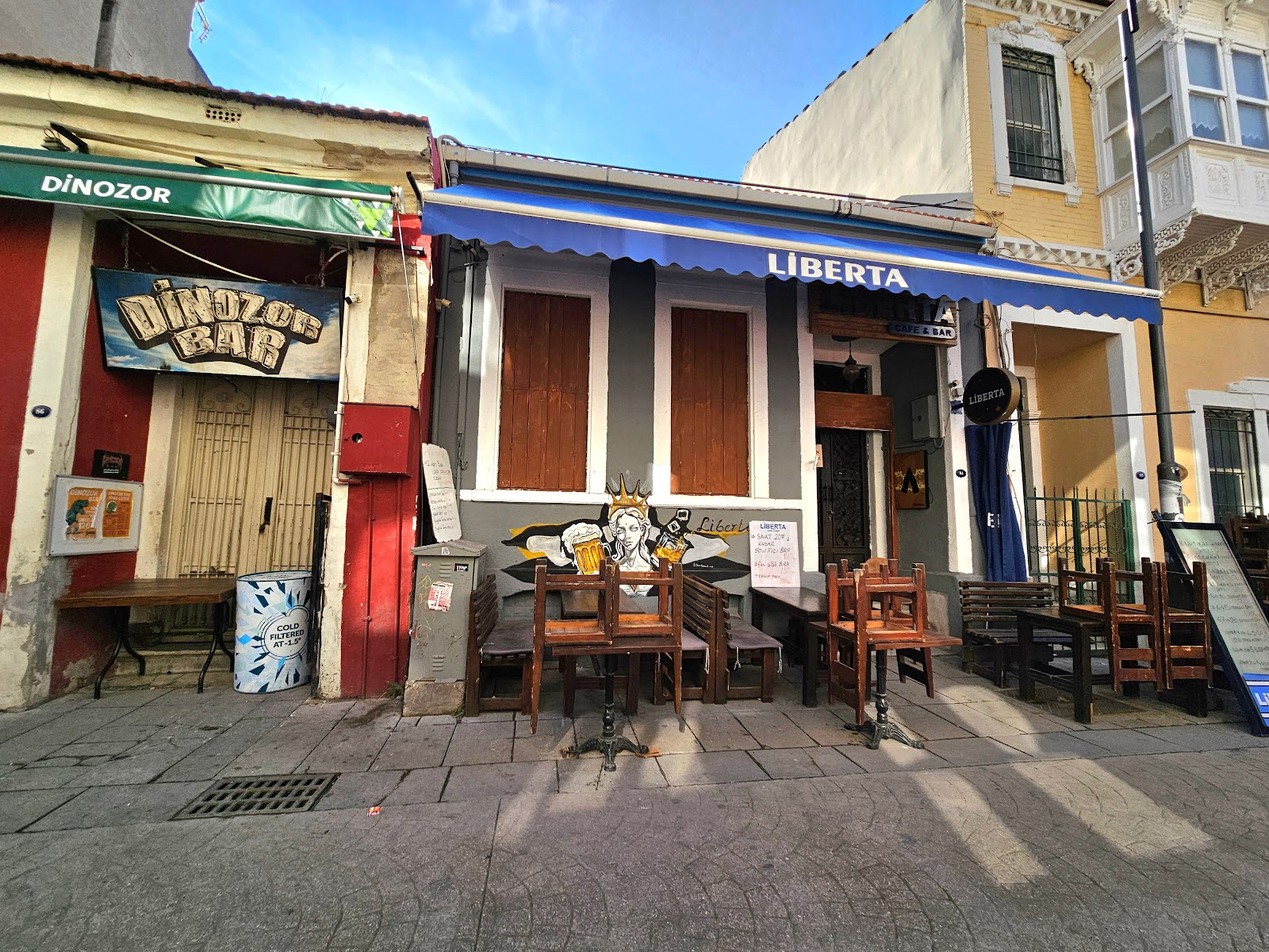 DİNOZOR BAR mekanı