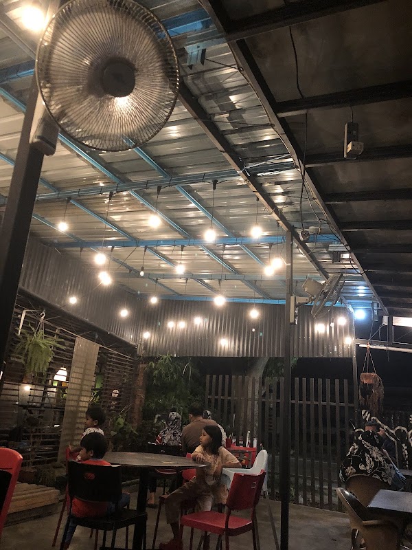Nari Cafe, Kubang Semang - Photo 1