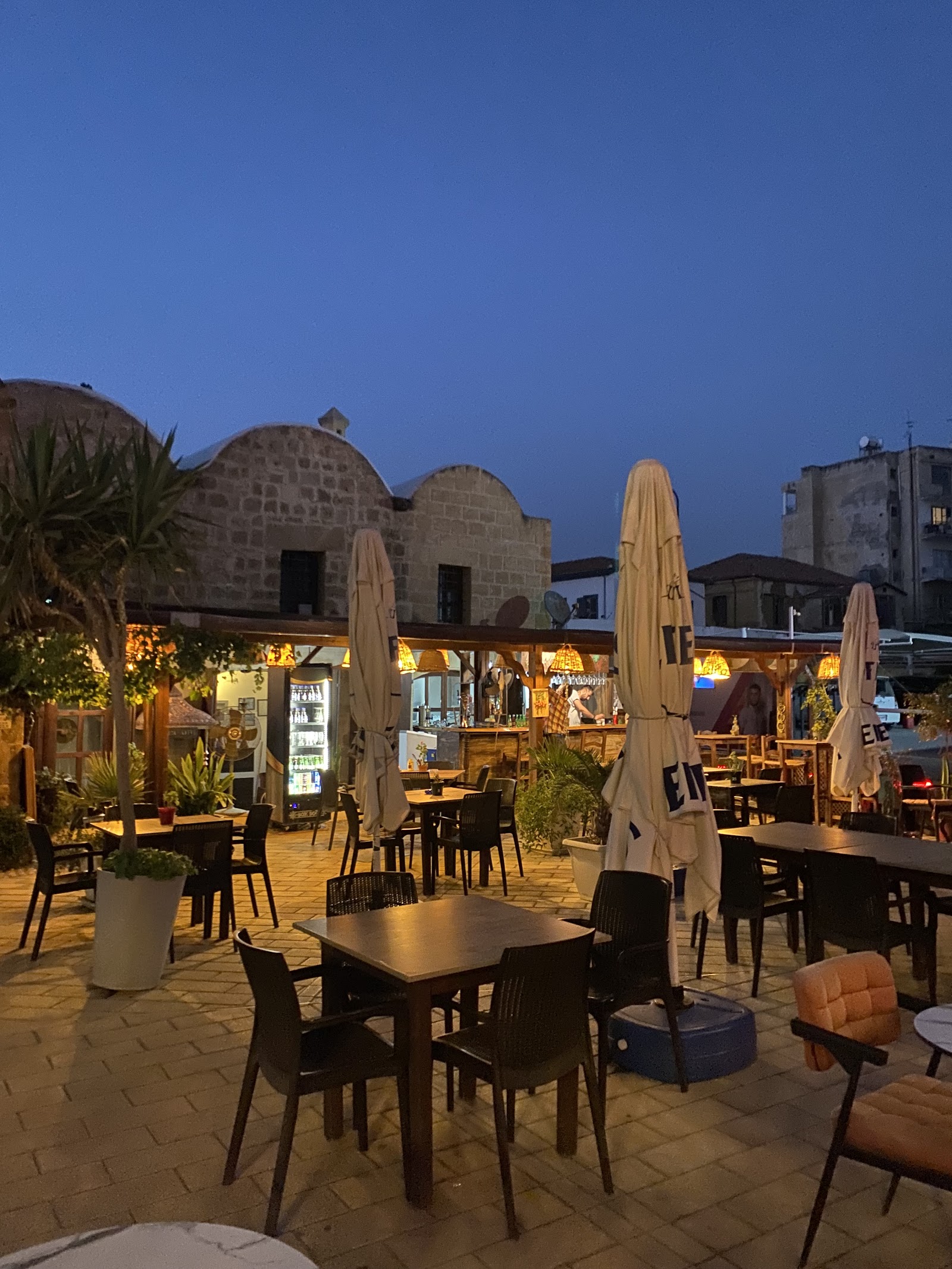 asma altı cafe&bar mekanı