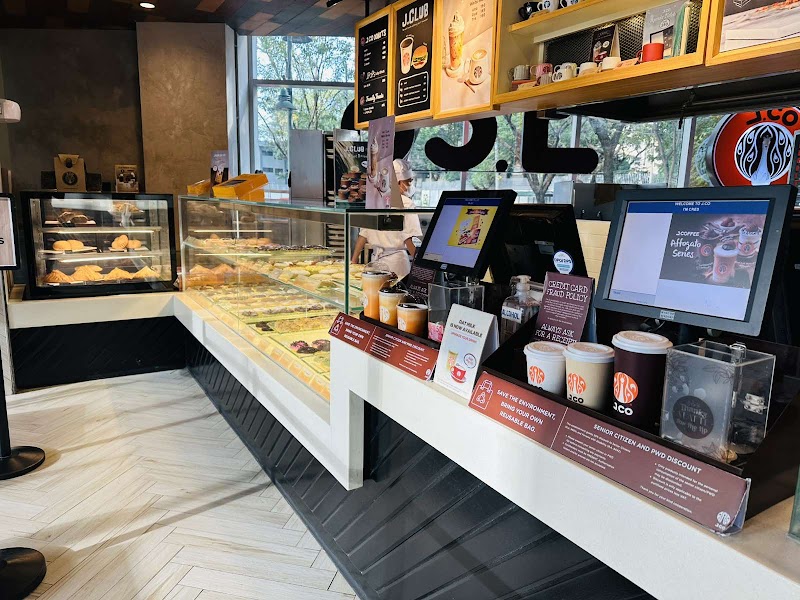 J.Co Donuts and Coffee, Park Triangle