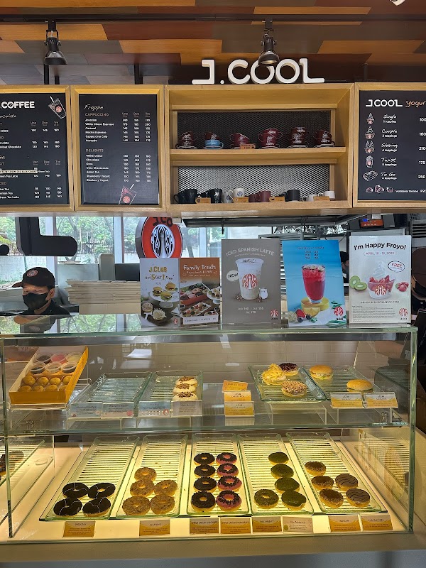 J.Co Donuts and Coffee, Park Triangle