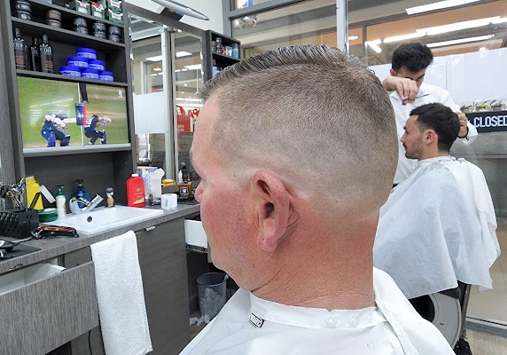 Brabham Barber Lounge photo 3