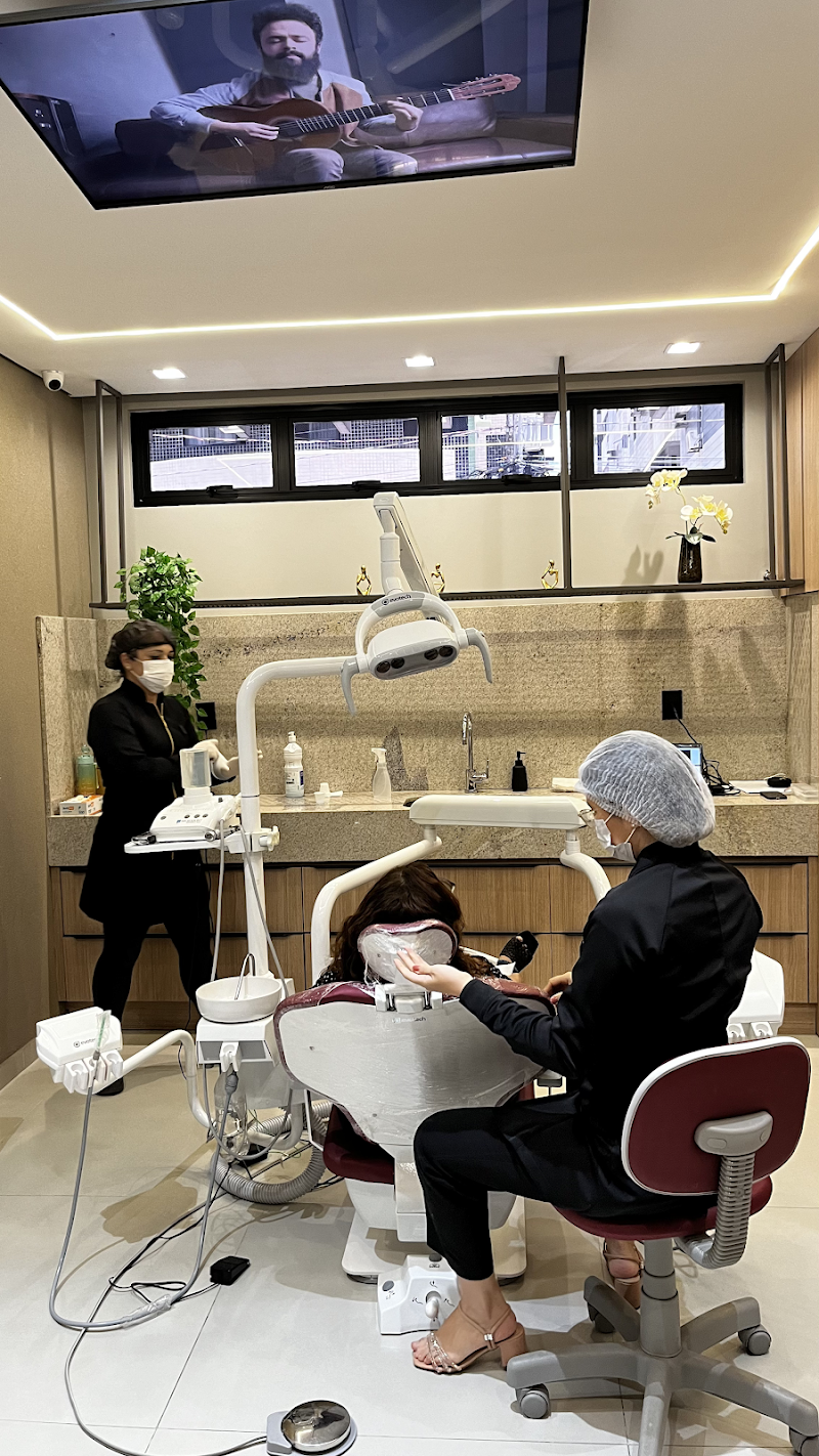 Arcos Odontologia | Implante dentário | Lentes de contato | Prótese protocolo - foto 2