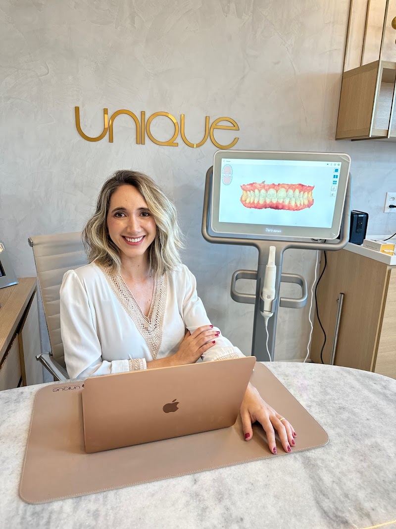 Unique clinica Odontológica - Clareamento | Invisalign | Facetas | Dentista Recife