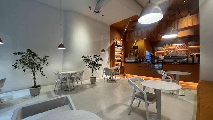 ستة وثلاثون مل كافيه