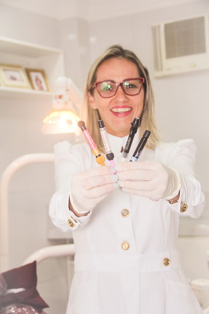 Dra. Priscila Caetano DENTISTA - foto 4