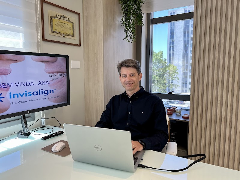 SV Odontologia Invisalign • Dr. Alexandre Varnier - foto 3