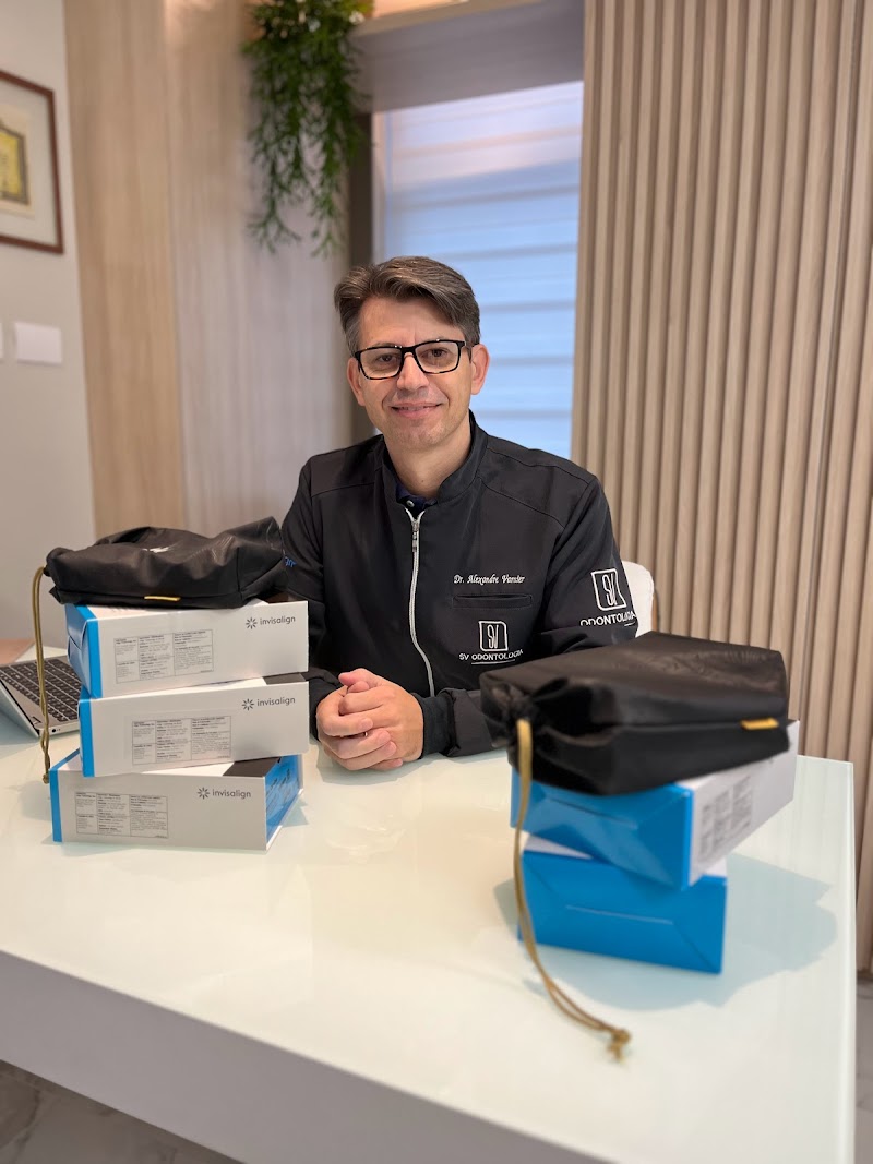 SV Odontologia Invisalign • Dr. Alexandre Varnier - foto 4