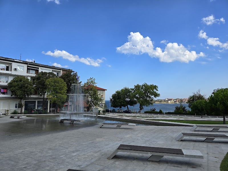 Фонтан кораб