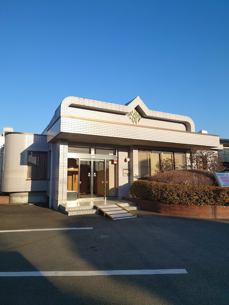 平岡産婦人科の外観