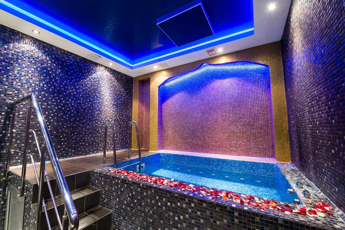 ELIZABETH SPA JLT 3