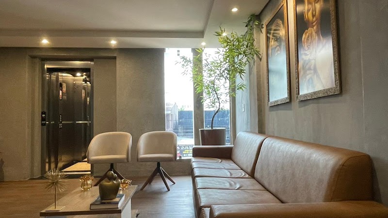 Dra Renata Leão - Odontologia e Harmonização Orofacial - foto 2