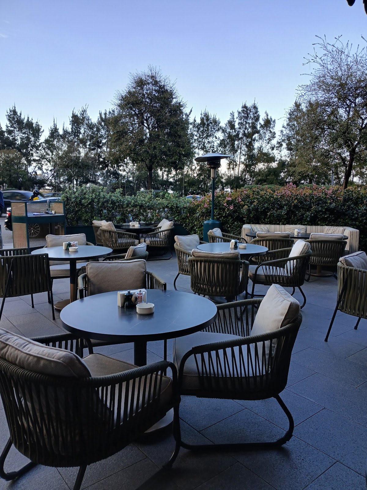 Leo La Terrasse in beirut