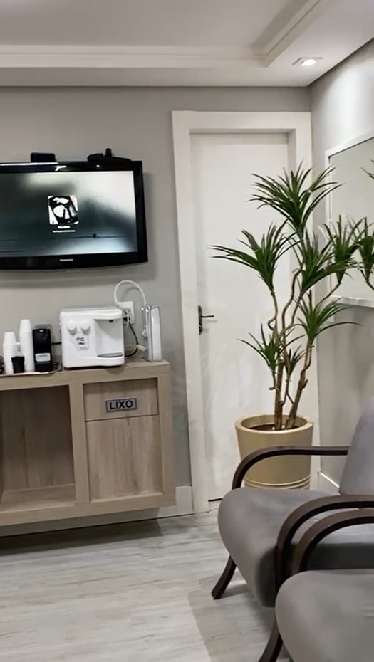 Dentista Dr. Cesar Ferraz / Lentes de Resina e Porcelana / Brasilia-DF - foto 4