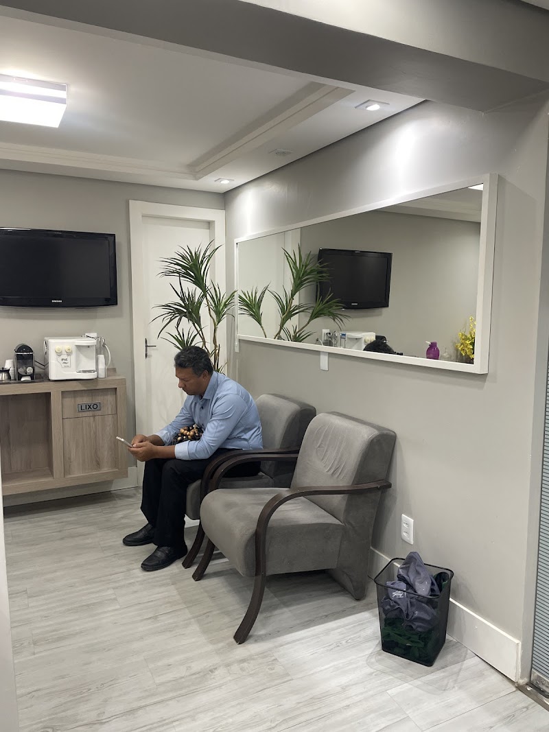 Dentista Dr. Cesar Ferraz / Lentes de Resina e Porcelana / Brasilia-DF - foto 3